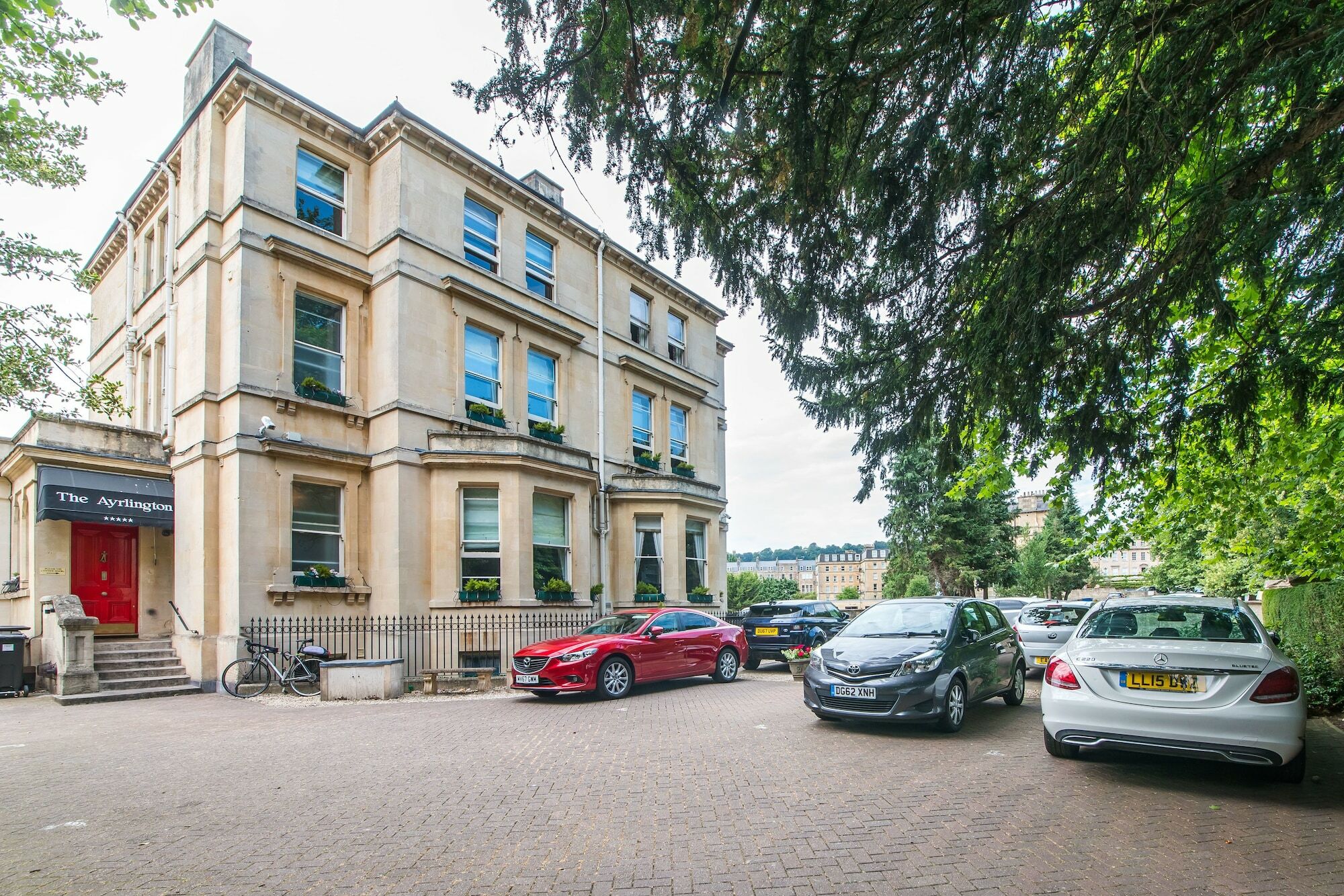 Pensión The Ayrlington 5*